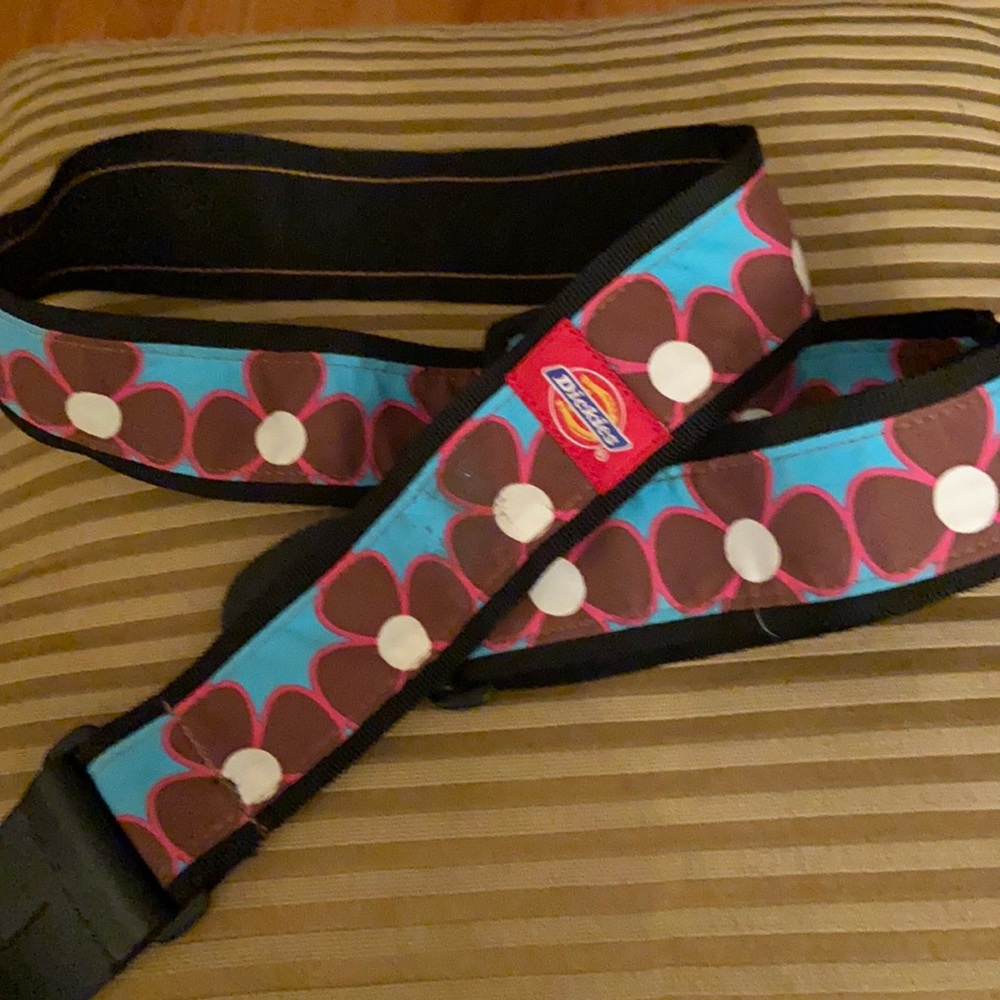 Dickies kids floral guitar strap